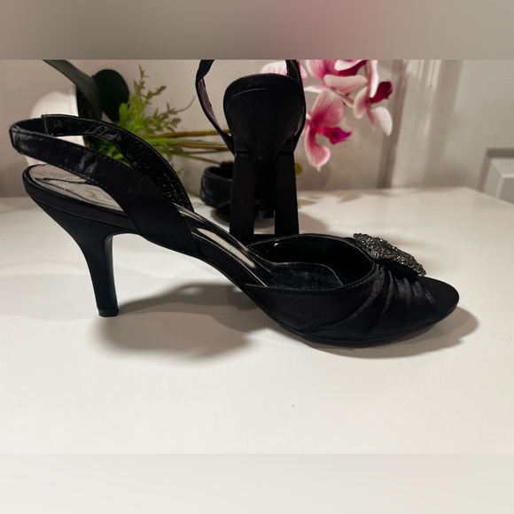ANNIE  Black Satin Women's Heels/size 8 - Picture 7 of 10